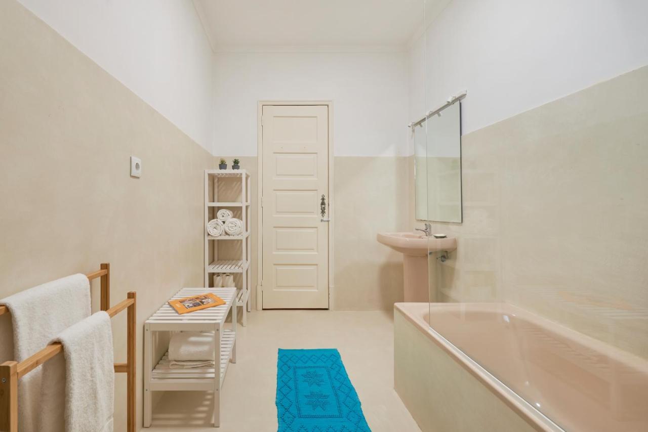 Light-Filled & Renovated Apartment, By Timecooler Lisbon Exterior photo